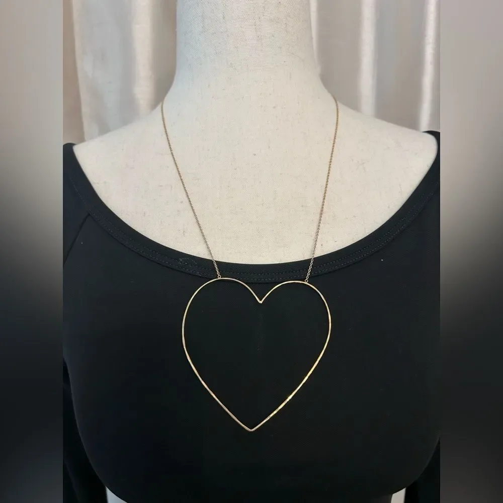 Stella & Dot Gold Heart hammered Necklace EUC